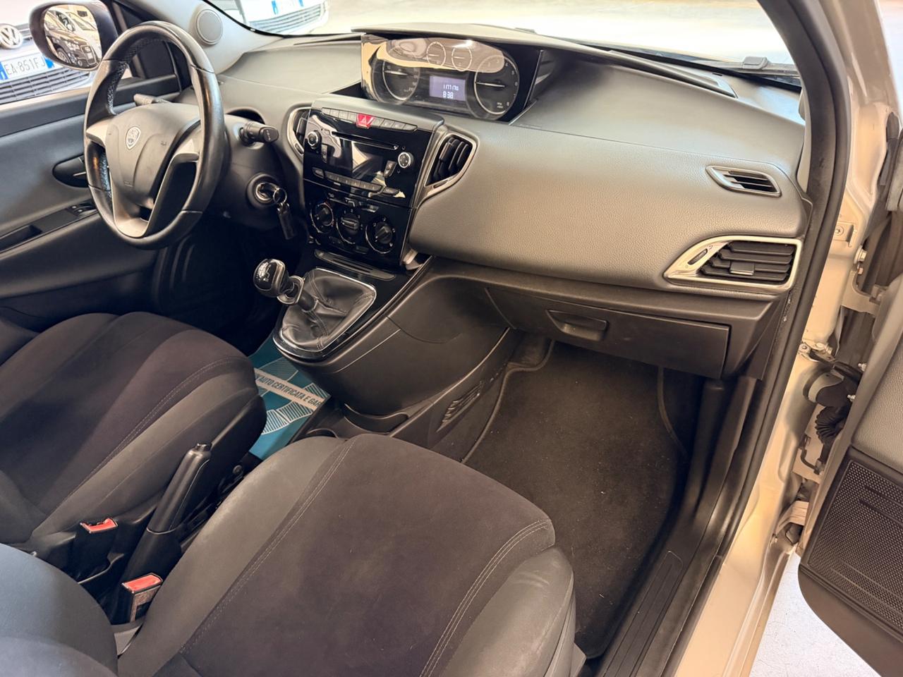 Lancia Ypsilon 0.9 TwinAir 85 CV 5 porte Metano Ecochic Gold