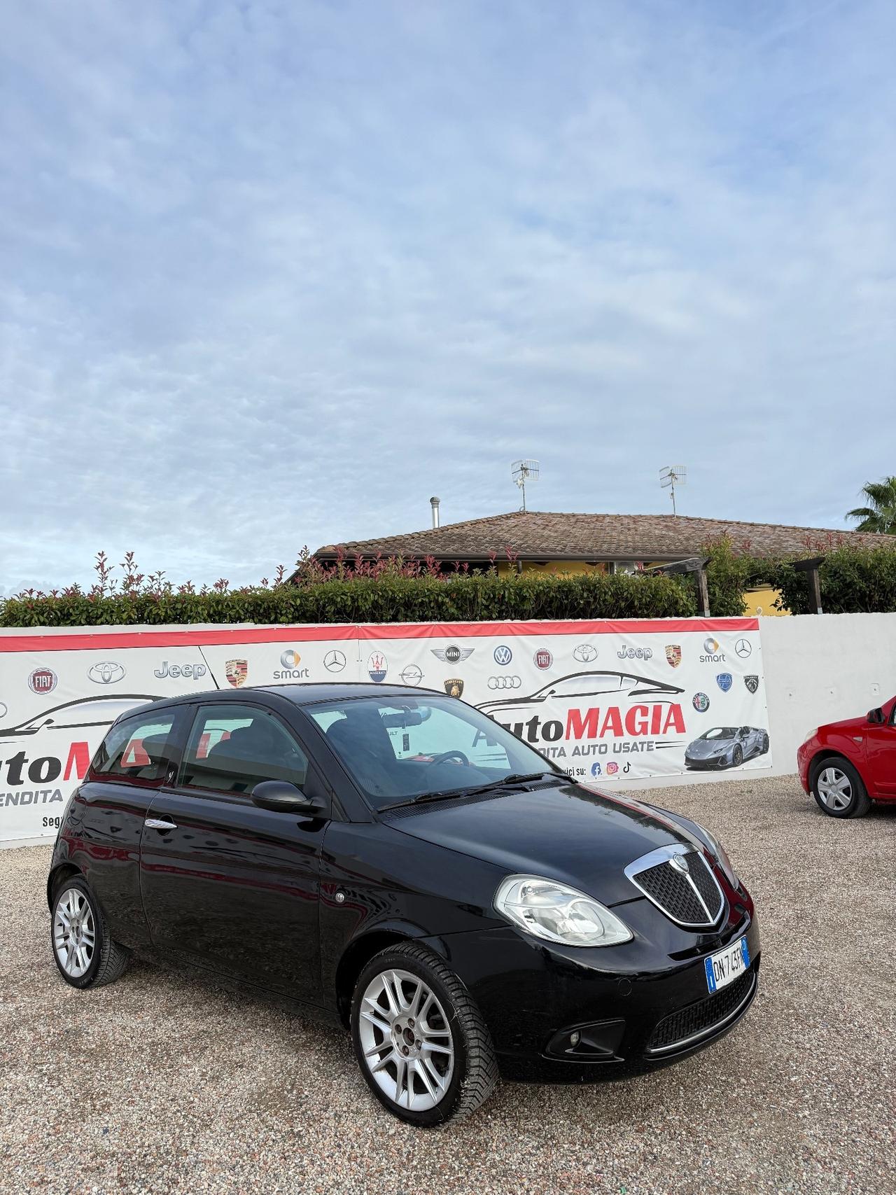 Lancia Ypsilon 1.2 Oro Plus