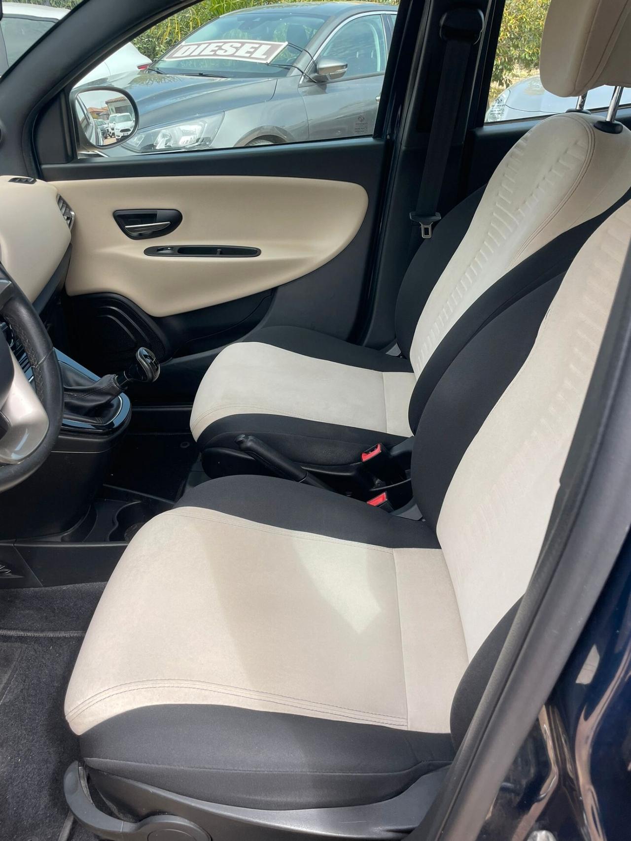 Lancia Ypsilon 1.3 MJT 16V 95 CV 5 porte Platinum