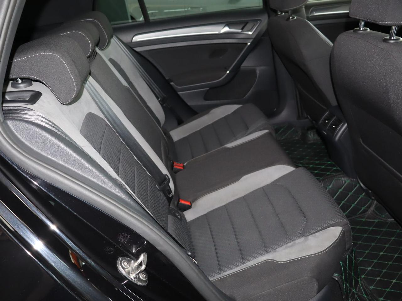 Volkswagen Golf 1.6 TDI BlueMotion R-line #50046