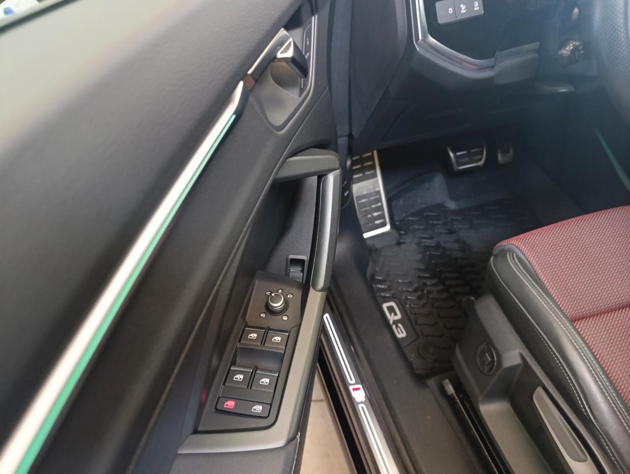 Audi Q3 35 1.5 TFSI S tronic Identity Black soli 36000 km