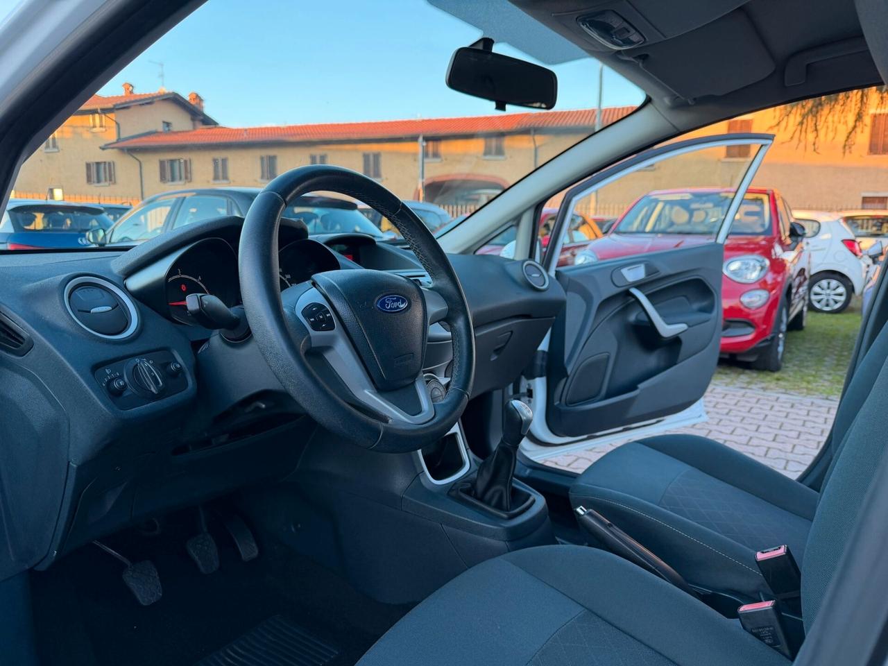 Ford Fiesta 1.4 TDCi 70CV 5 porte OK NEOPATENTATI