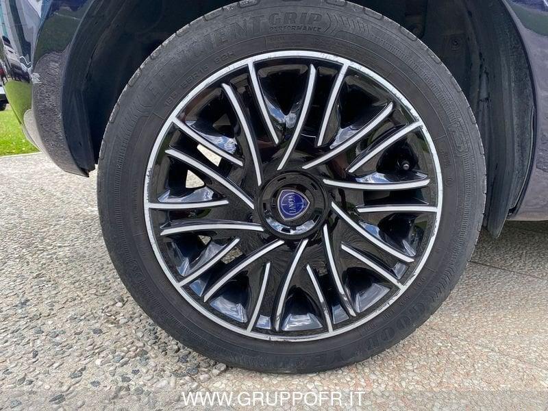 Lancia Ypsilon 1.0 FireFly 5 porte S&S Hybrid Ecochic Gold