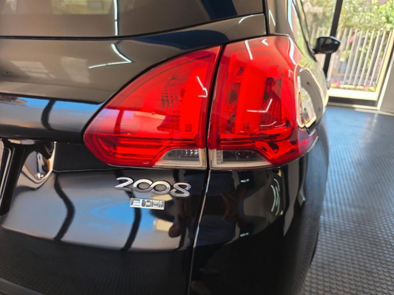 Peugeot 2008 1.6 e-HDi 115 CV Stop&Start Allure