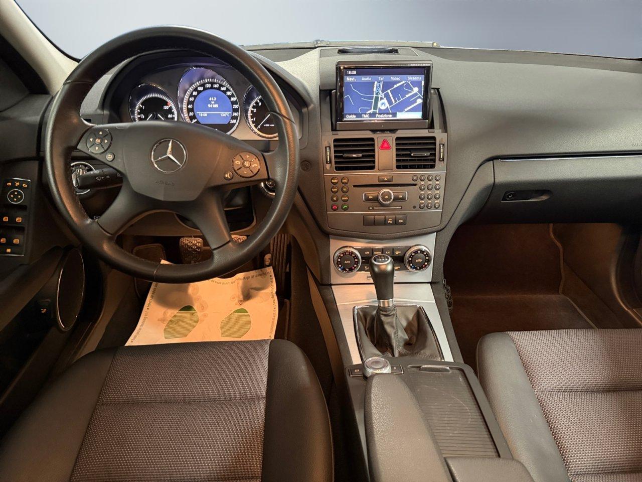 Mercedes C 180 CGI BlueEfficiency Avantgarde c/bixeno Berlina