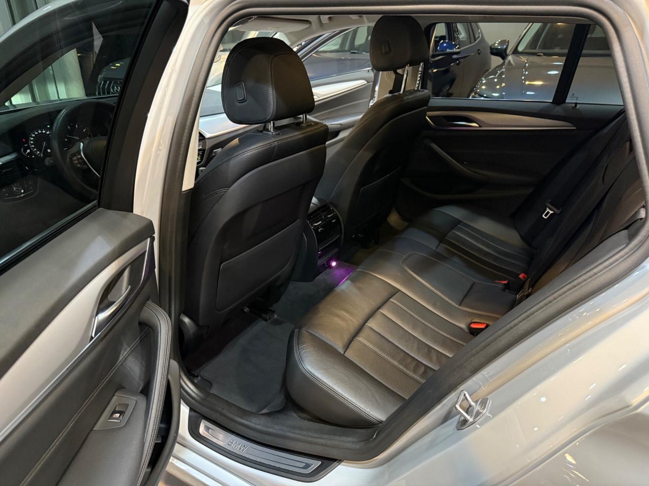 Bmw 520 G31Touring 520d xdrive Luxury GANCIO TRAINO !