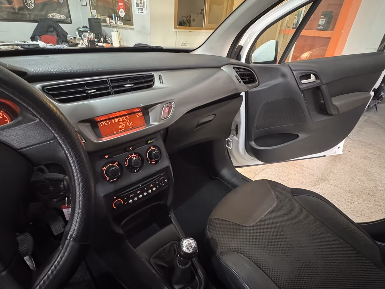 Citroen C3 EXCLUSIVE 1.2 cc. 82 cv.