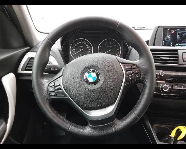 BMW 116 Serie 1 F/20-21 2015 - d 5p Advantage auto