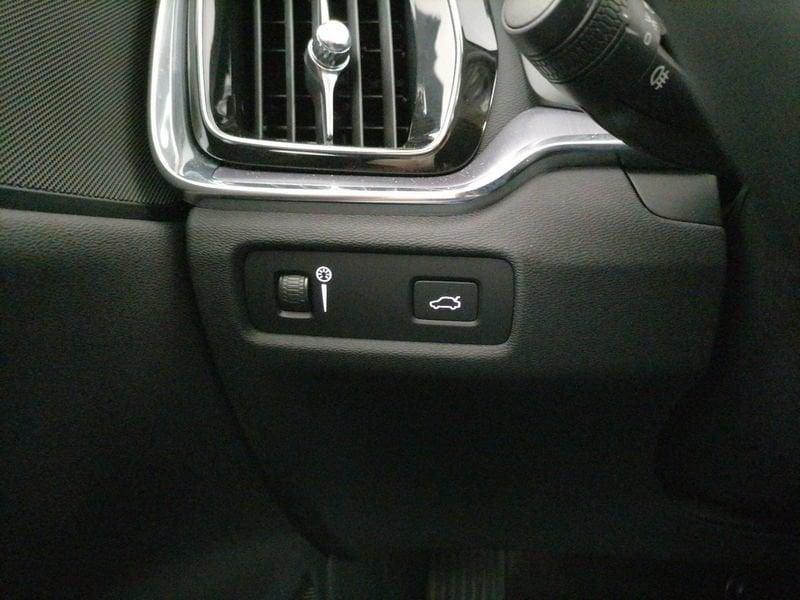 Volvo V60 2.0 b3 Momentum Business Pro auto 8m my21