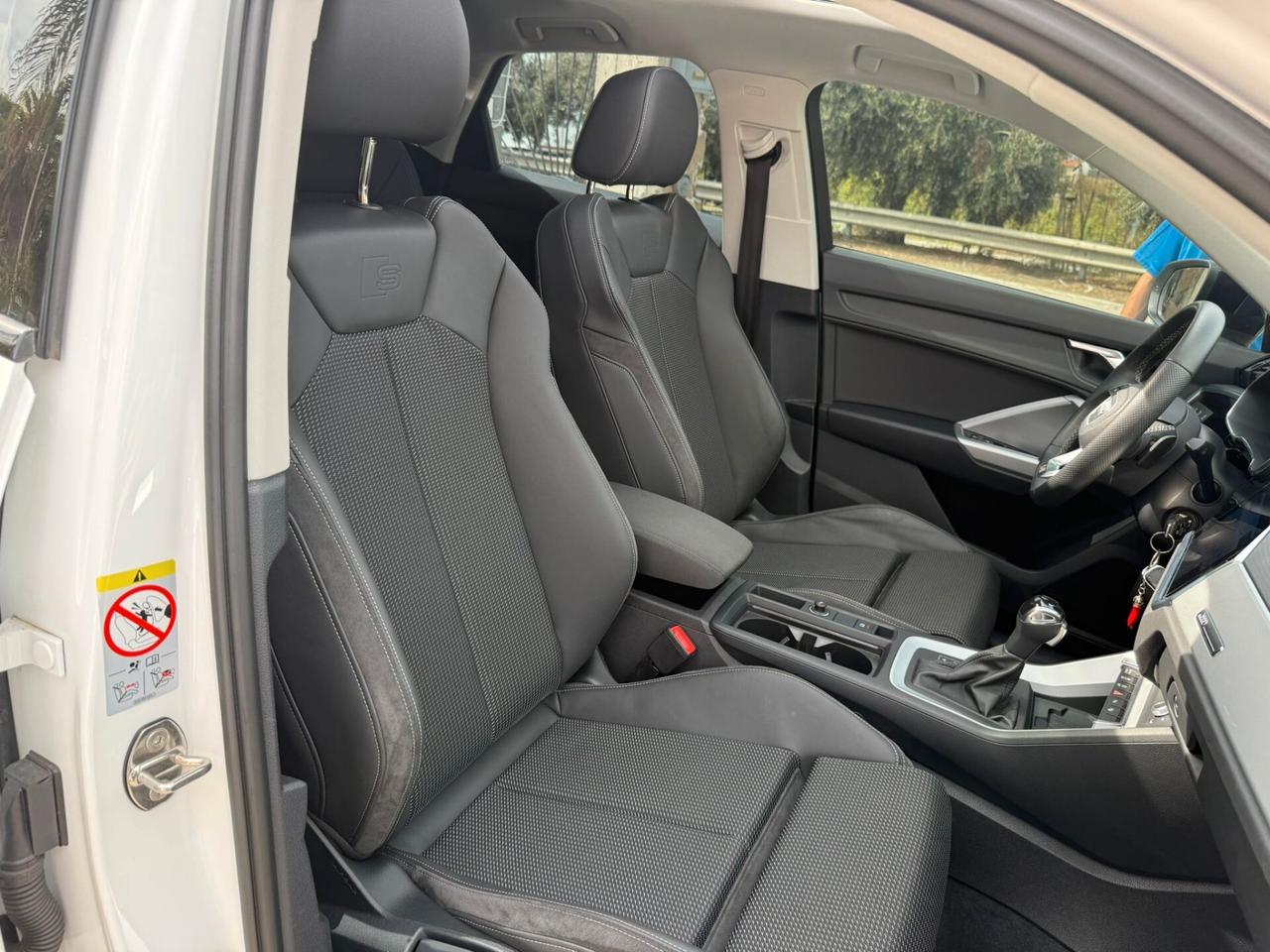 Audi Q3 35 TDI S tronic line edition Aut. Led .Tetto Apribile Pelle Navy Camera Matrix