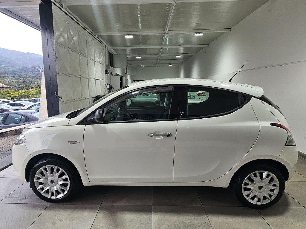Lancia Ypsilon 1.2 69 CV 5 porte Silver