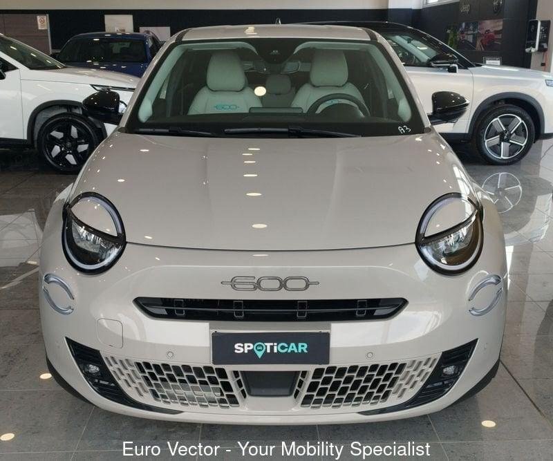 FIAT 600 1.2 Hybrid 110cv La Prima