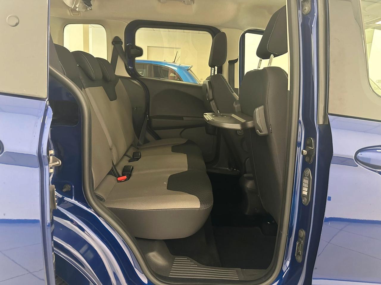 Ford Tourneo Courier 1.0 EcoBoost 100 CV Titanium