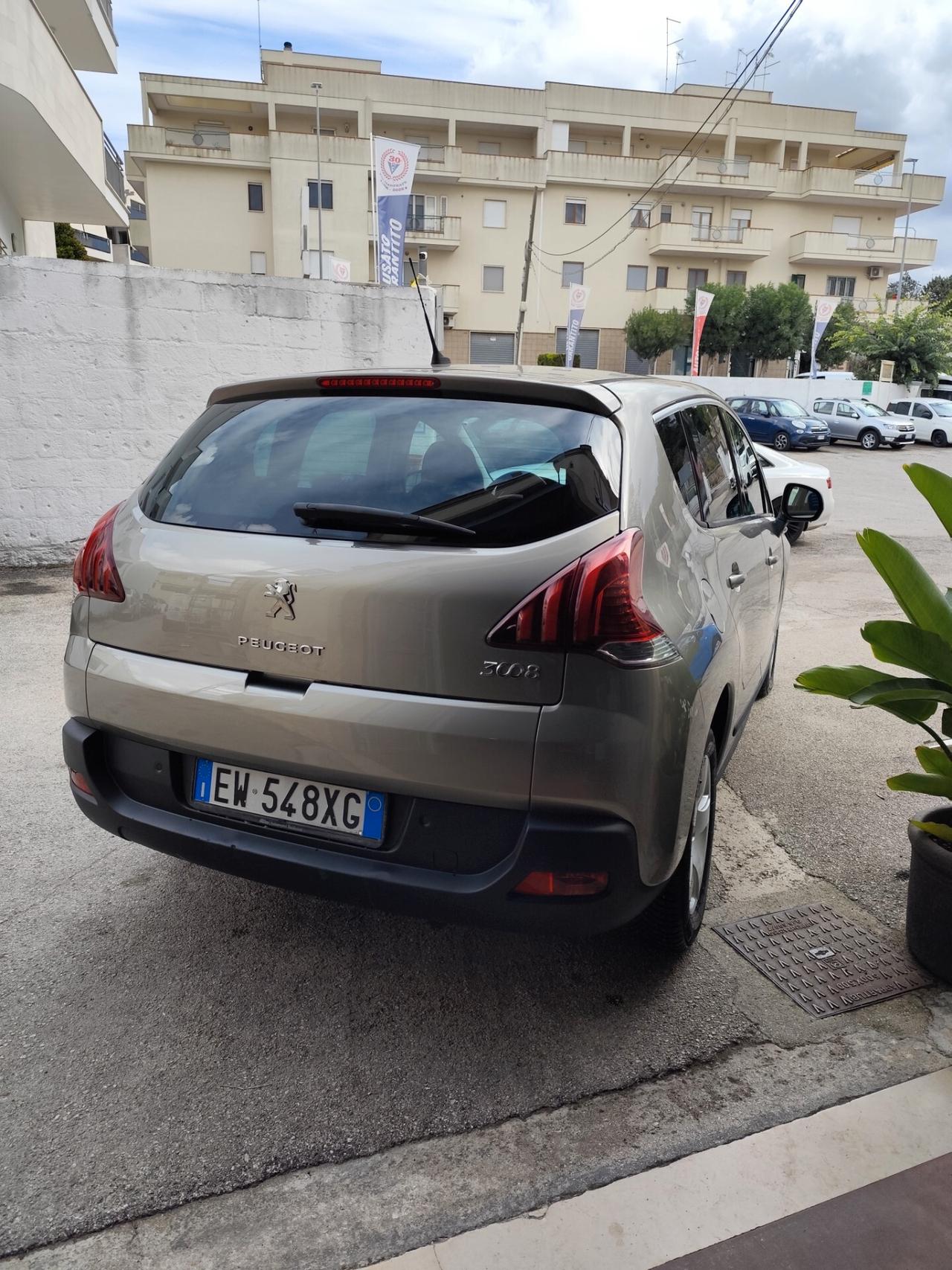 Peugeot 3008 1.6 HDi 115CV Business