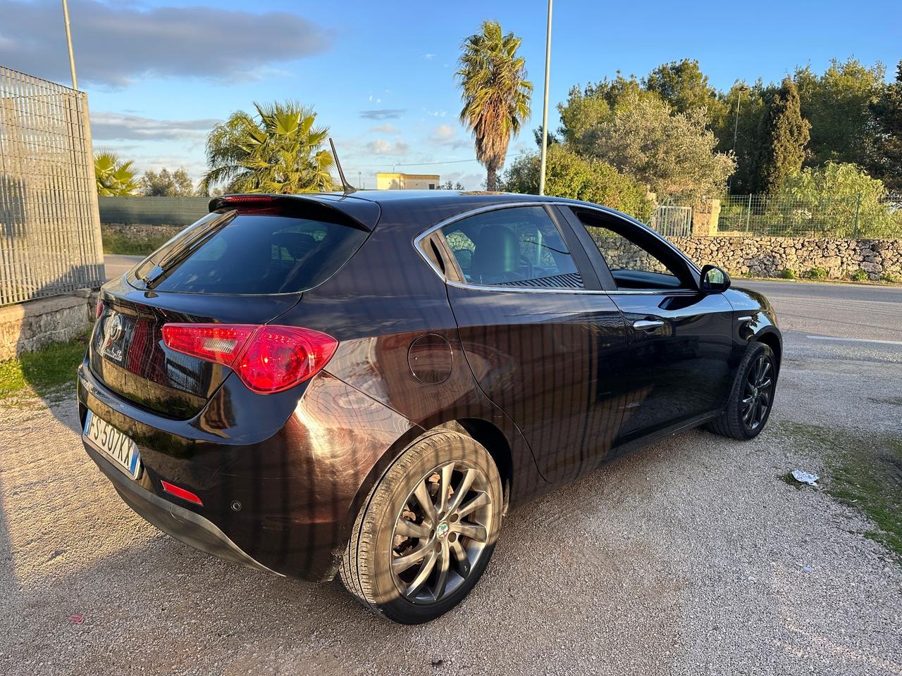 Alfa Romeo Giulietta 1.6Jtdm Distinctive-2011