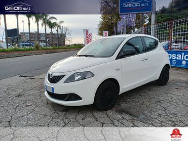 Lancia Ypsilon 1.0 FireFly 5 porte S&S Hybrid Ecochic Silver