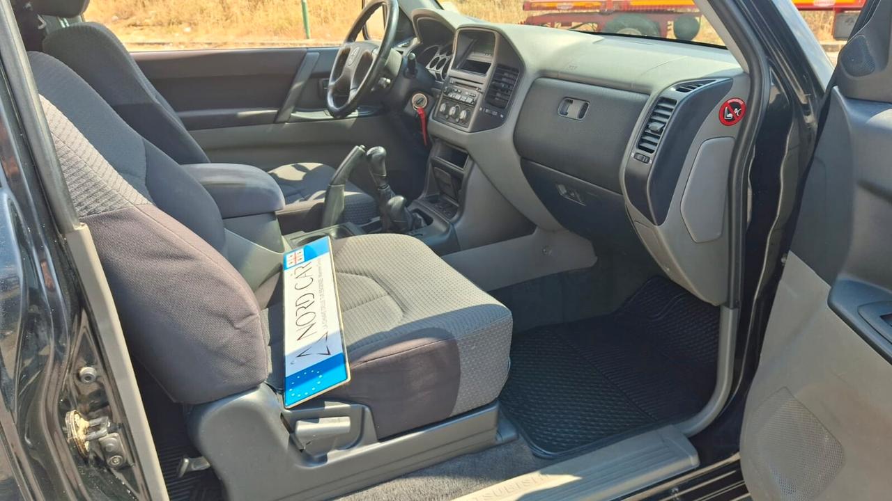 Mitsubishi Pajero 3.2 DI-D 16V 3p. Intense DPF