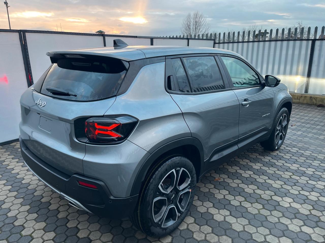 Jeep Avenger 1.2 Turbo 110 CV MHEV Summit