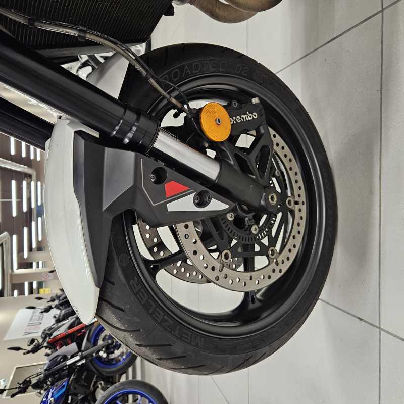 Triumph Street Triple 765 R - 2024