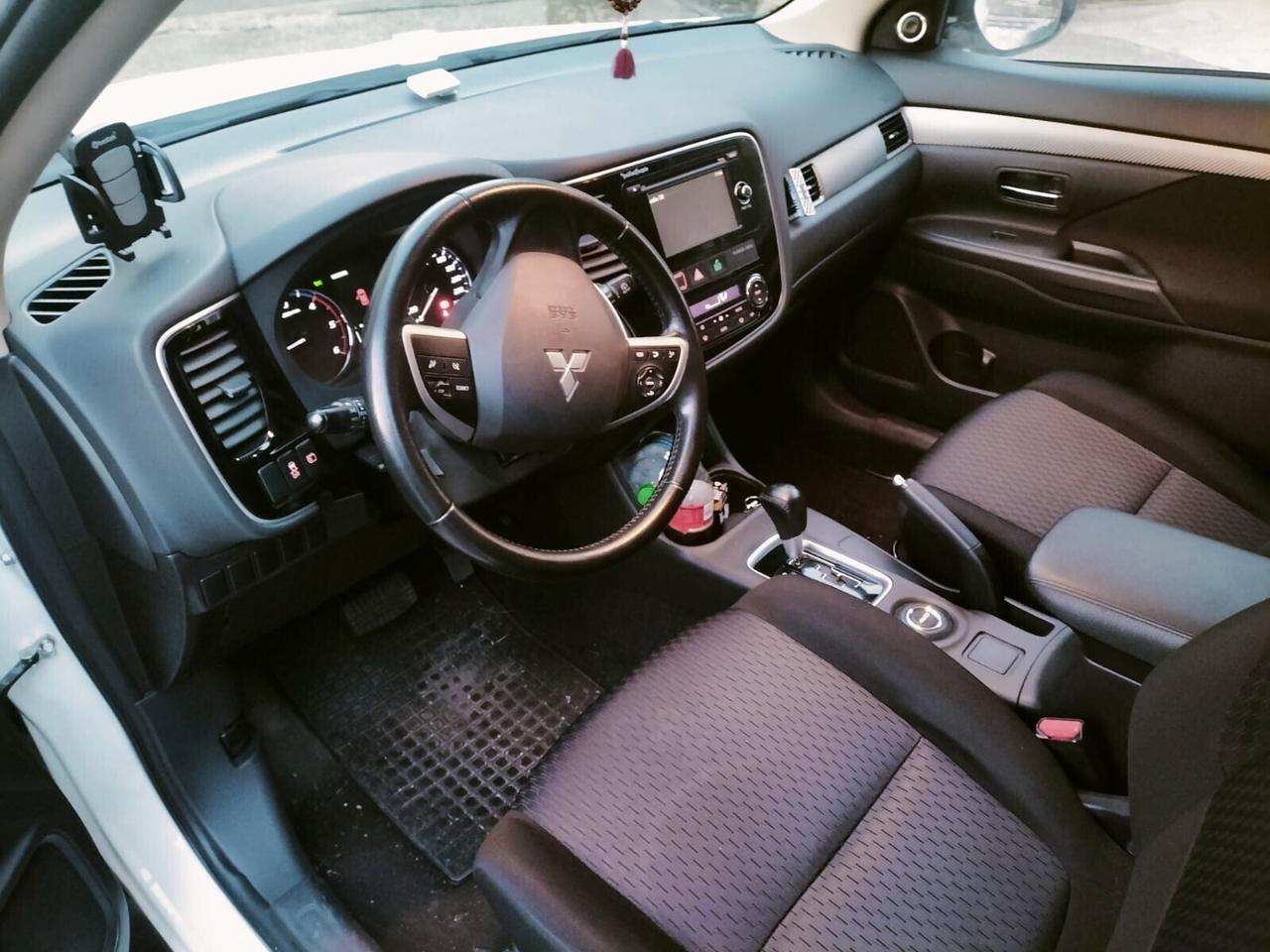 Mitsubishi Outlander 2.2 DI-D 4WD Instyle 7p.