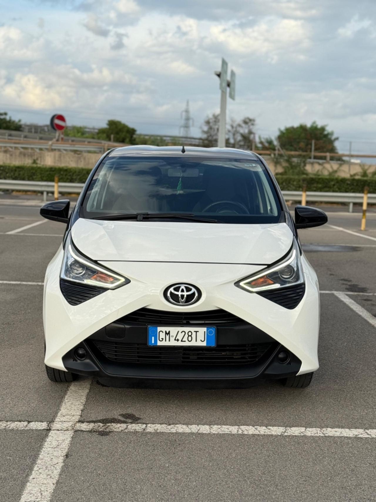 Toyota Aygo 1.0 VVT-i 69 CV 5 porte x-business