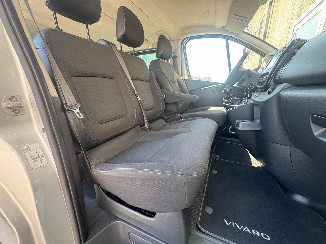 Opel Vivaro 9 posti