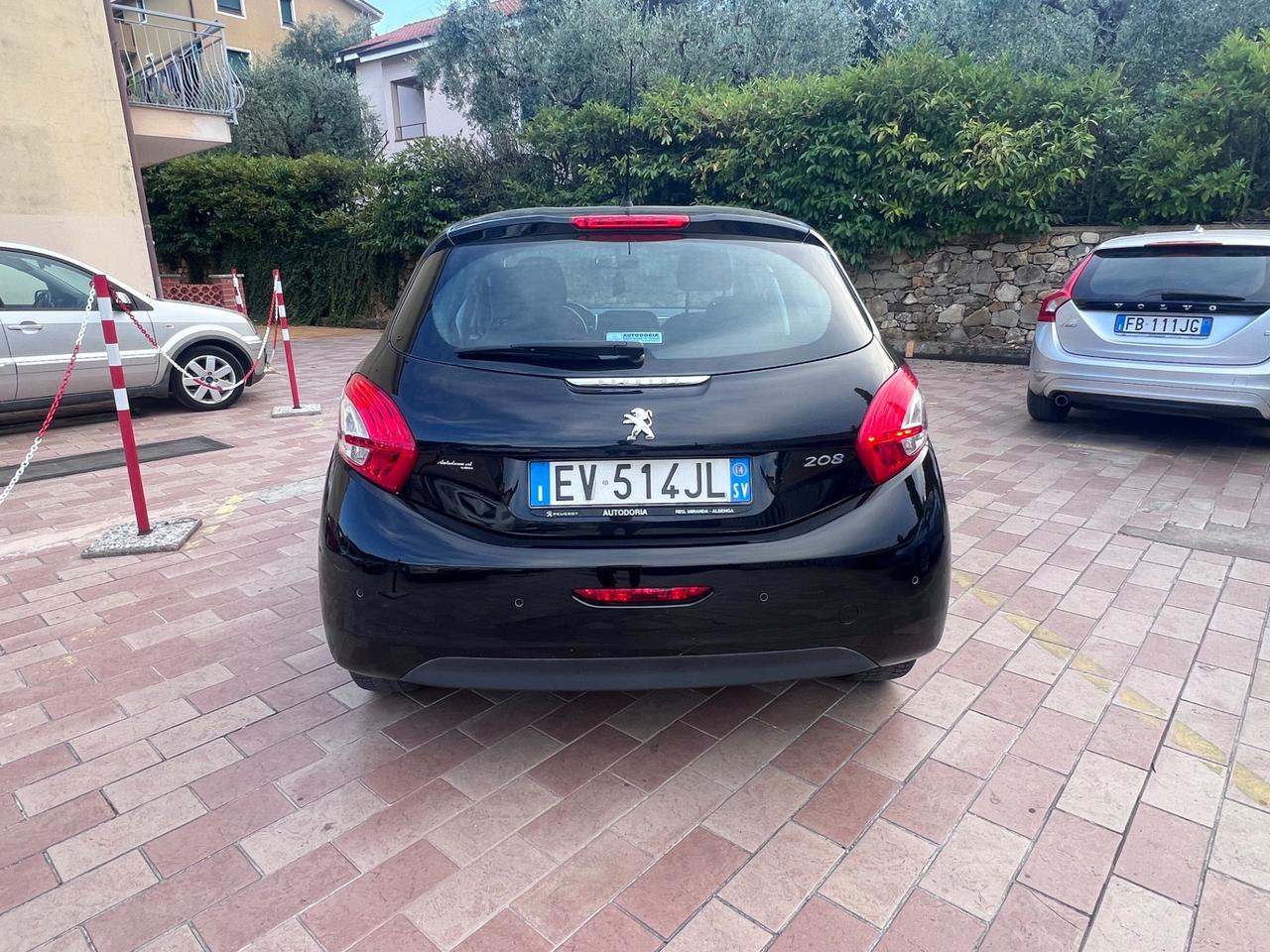 Peugeot 208 1.4 HDi 68 CV 5 porte Allure