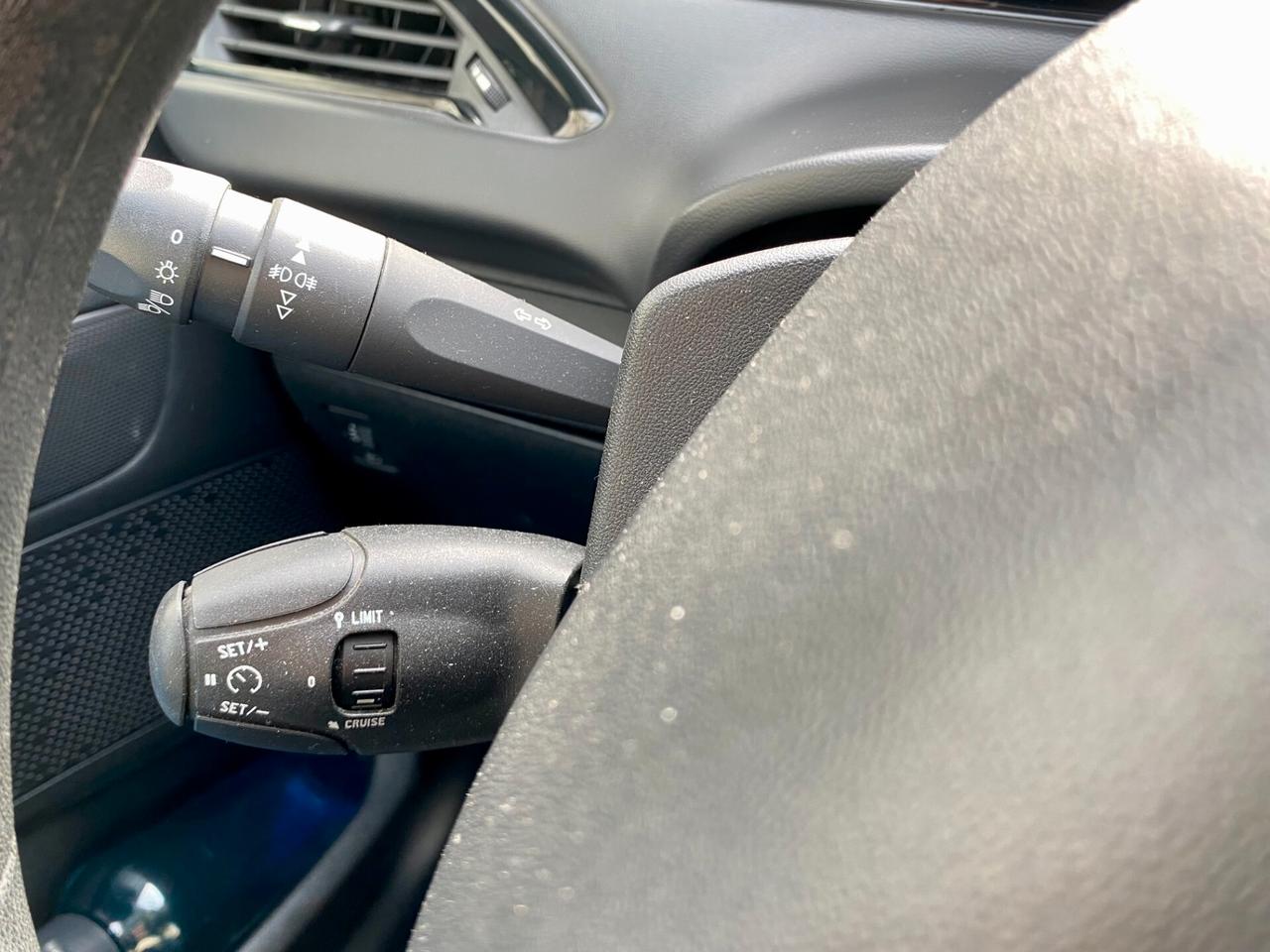 Peugeot 208 5p 1.2 puretech Active 82cv Distribuzione fatta!