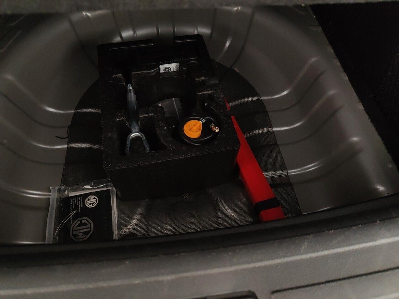 Mg ZS 1.5 VTi-tech Luxury GPL incluso