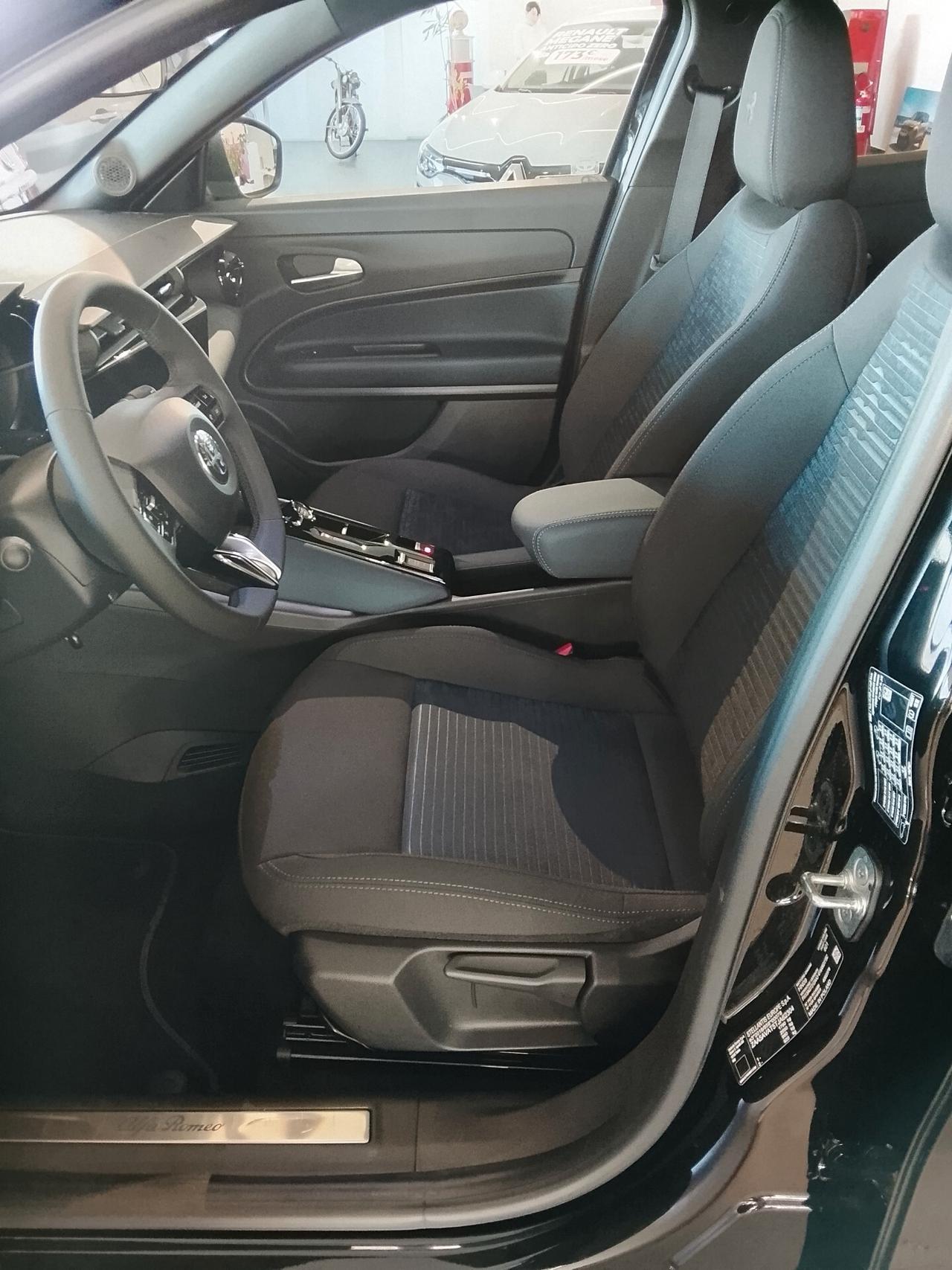 Alfa Romeo Junior 1.2 145 CV Hybrid eDCT6 Sprint