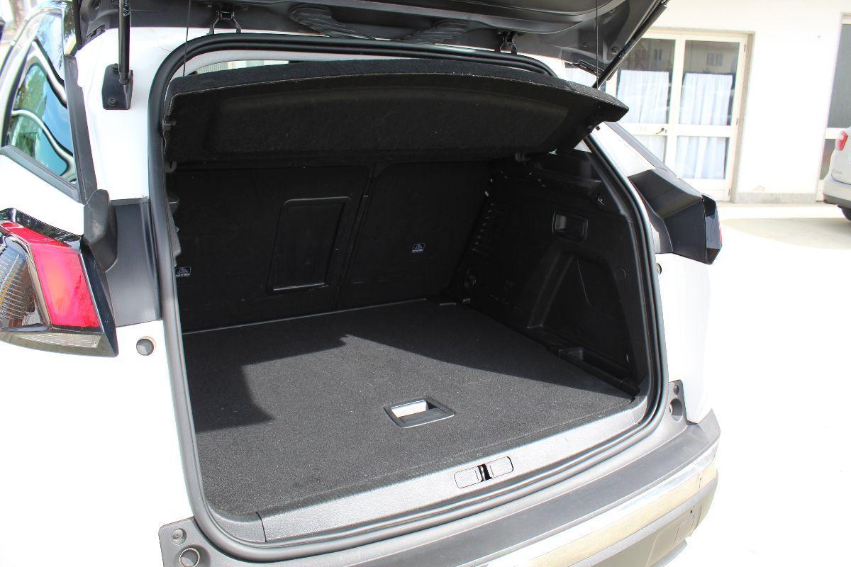 PEUGEOT - 3008 - BlueHDi 130 EAT8 S&S Allure