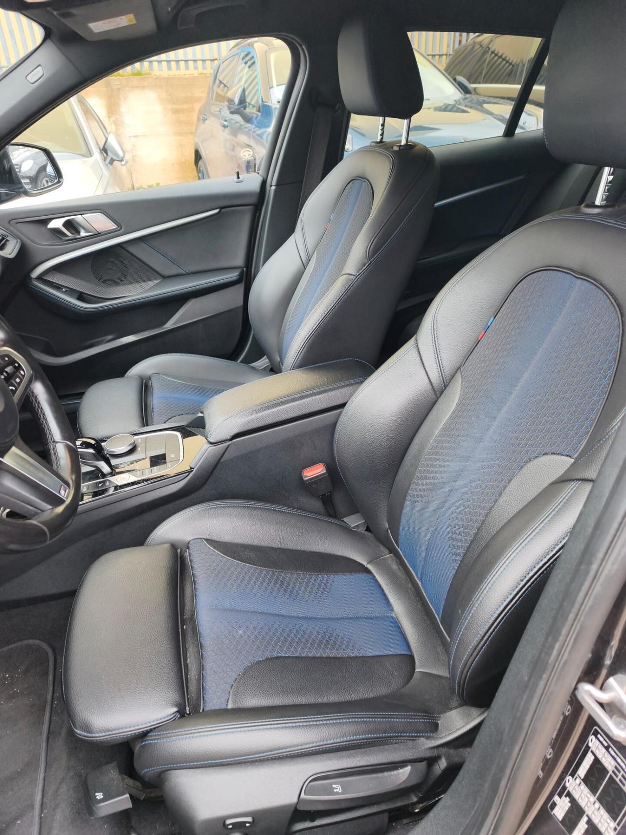 Bmw 116 116d 5p. Msport full led cockpit