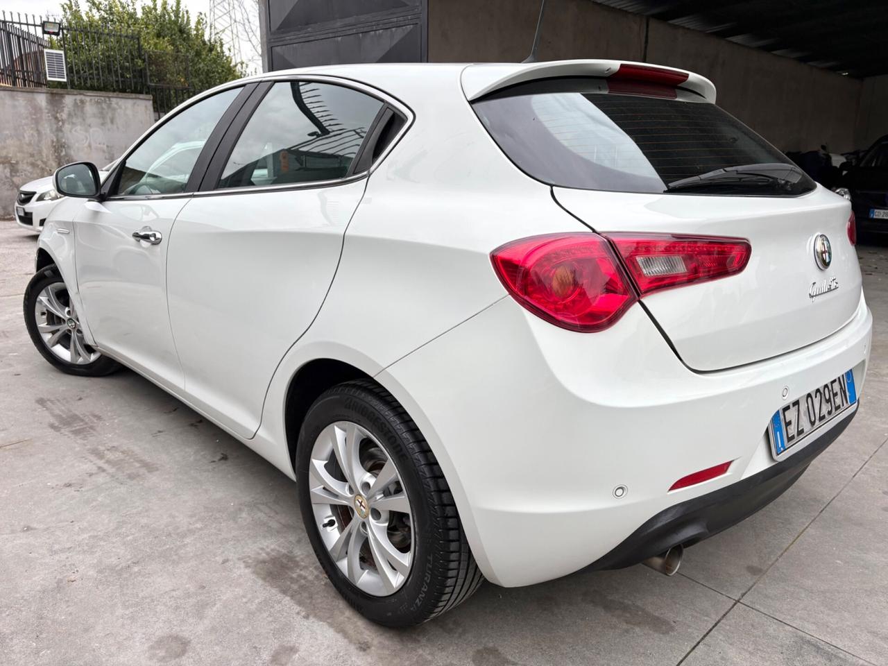 Alfa Romeo Giulietta 1.6 MJT 105cv splendente