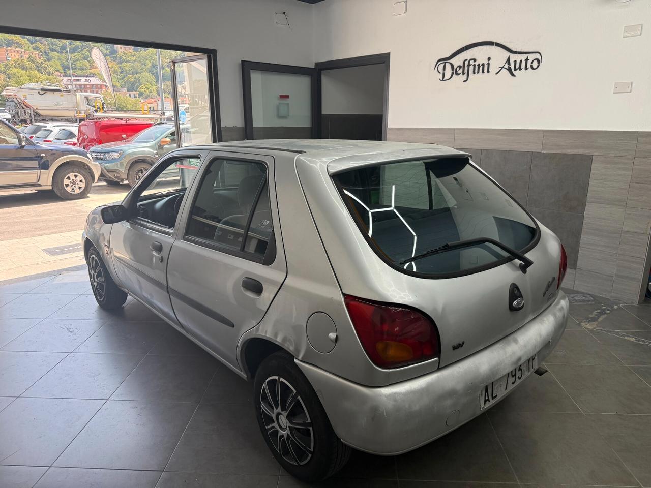Ford Fiesta 1.2i 16V cat 5 porte Ghia