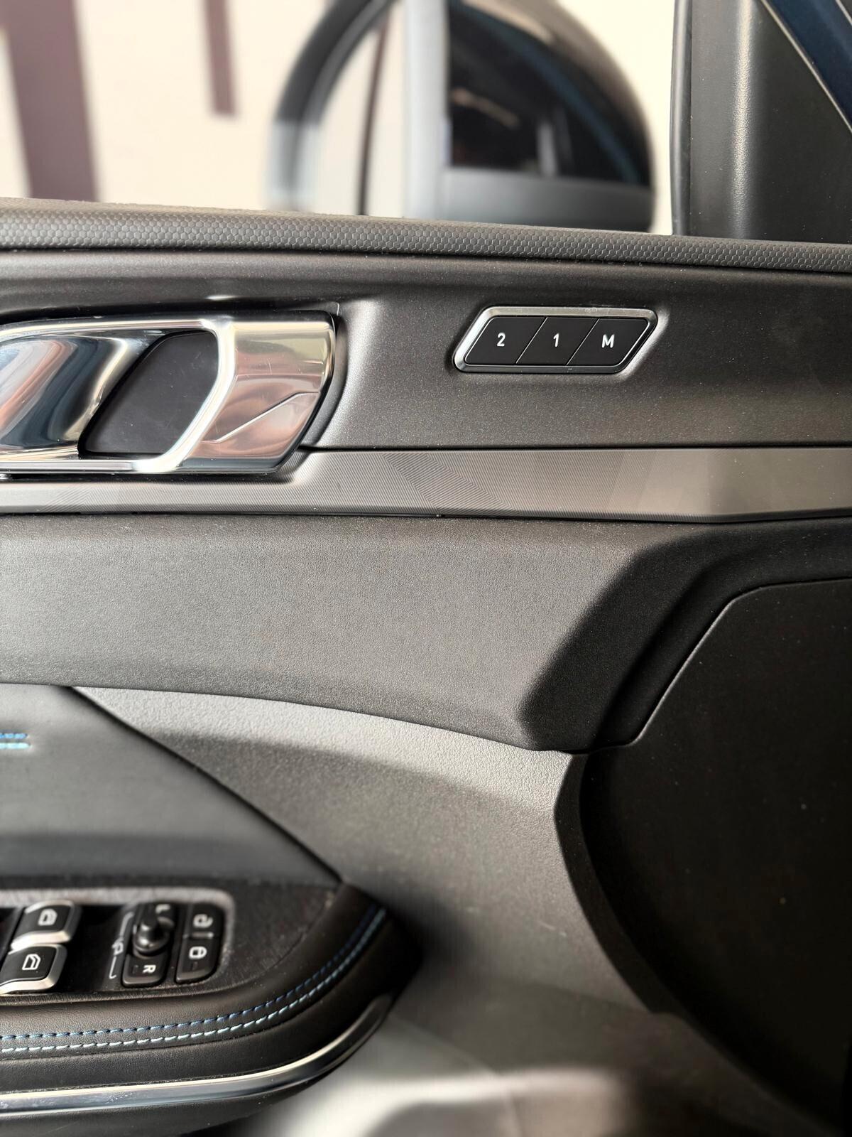 Lynk&co 01 PHEV More