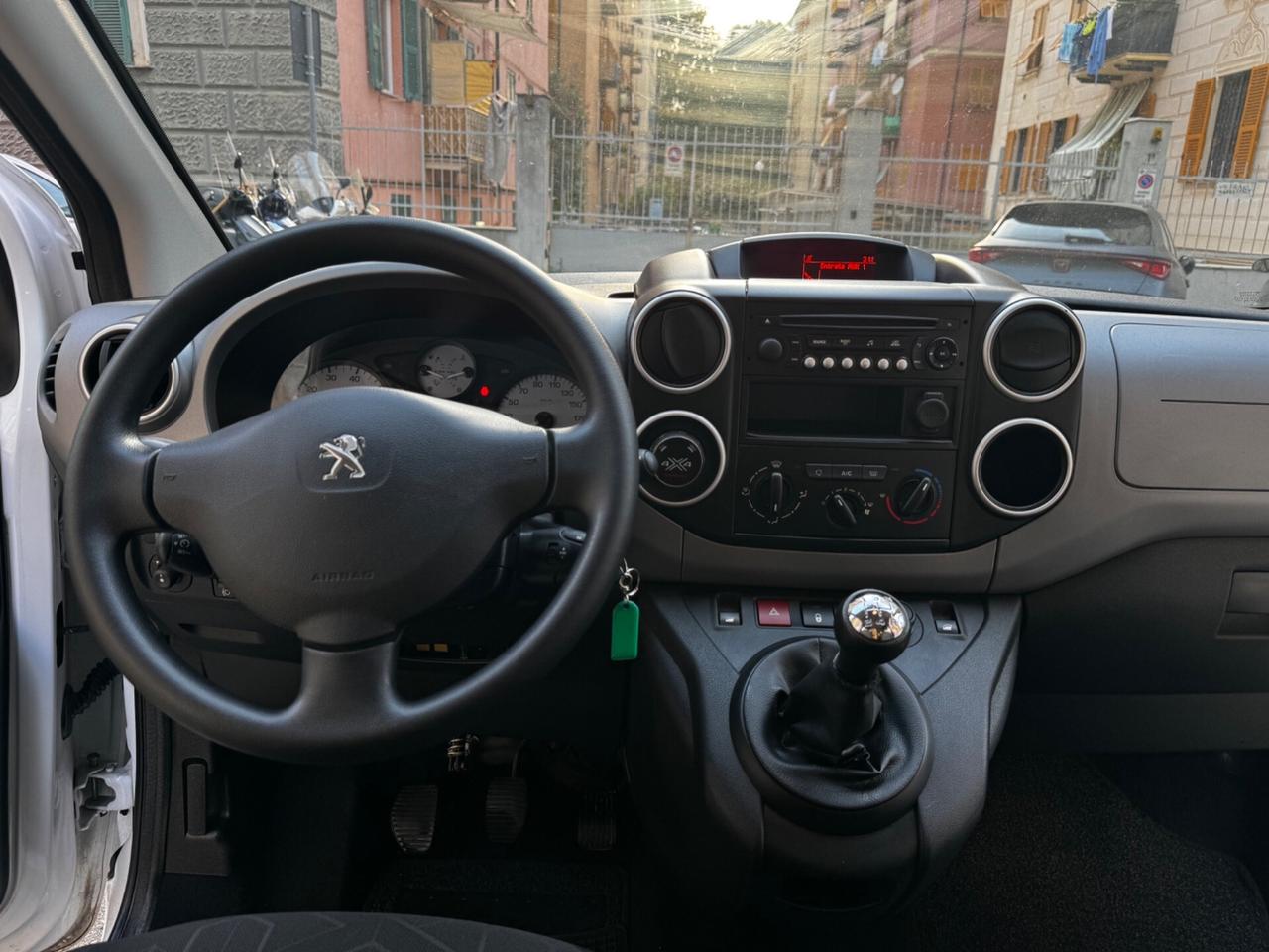 Peugeot Partner Tepee BlueHDi 100 4x4 Active Traction Control