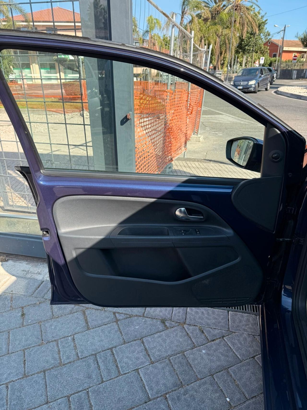 Volkswagen up! 1.0 5p. take