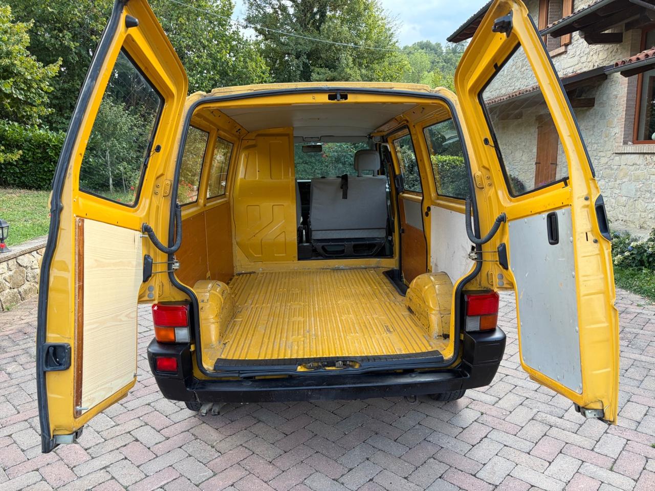 Volkswagen Transporter 2.4 D PC Furgone Vetrinato