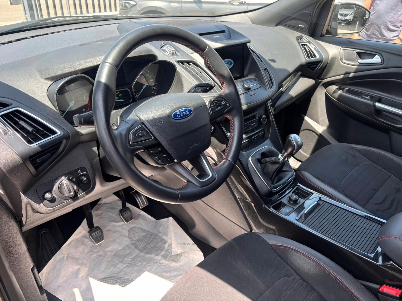 FORD KUGA