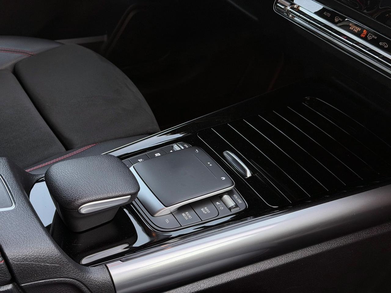 Mercedes-benz GLA 200 d AMG Premium - IVA ESPOSTA