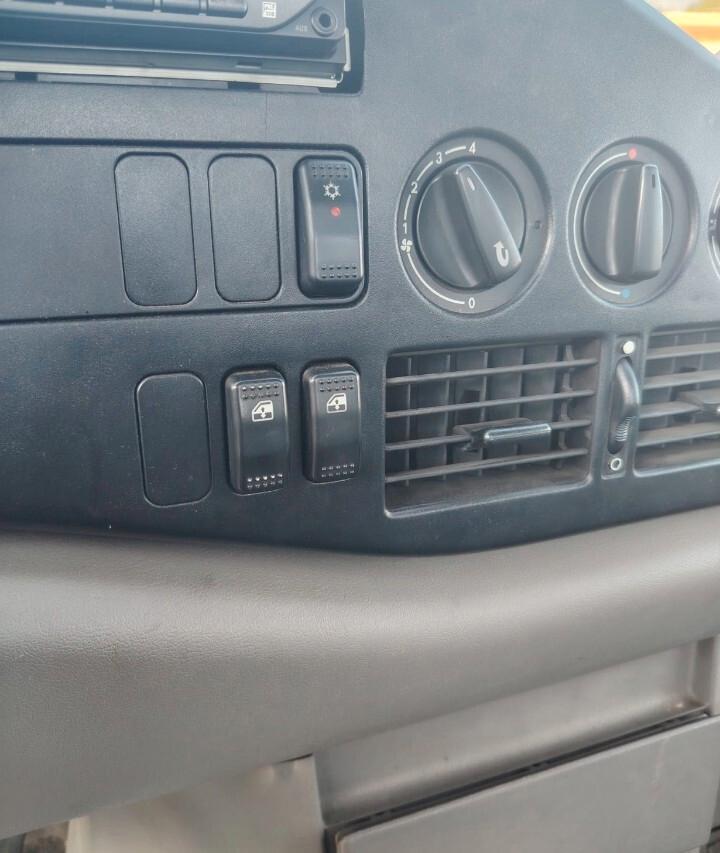 VOLSKWAGEN CARRO ATTREZZI 2.5 80KW