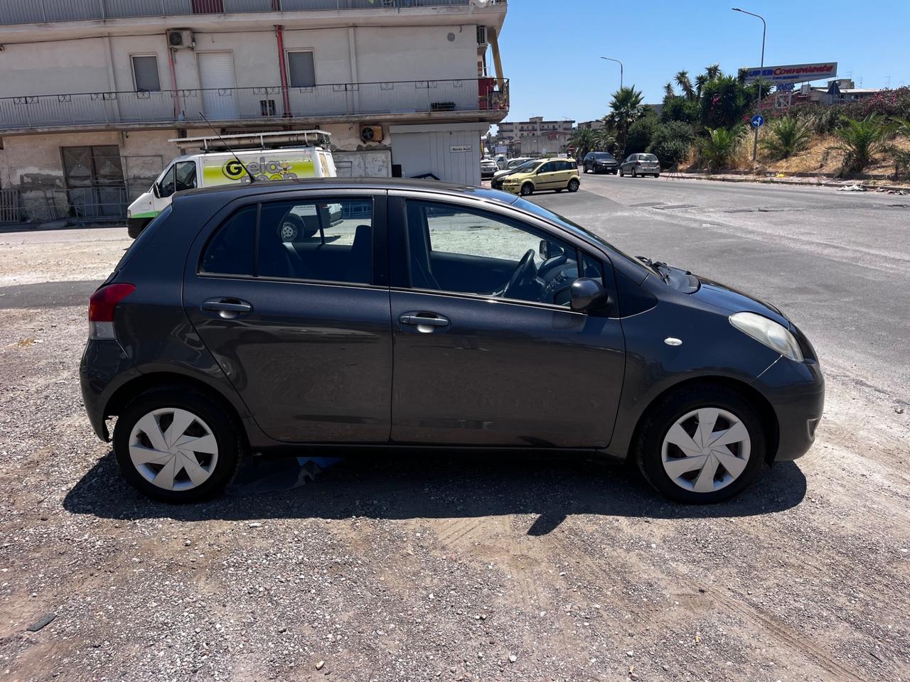 Toyota Yaris 1.0 benzina clima 5porte