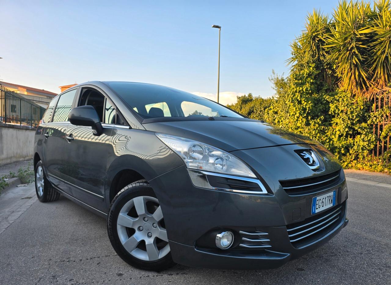 PEUGEOT 5008 TECNO 1.6 HDI 2012 NUOVISSIMA