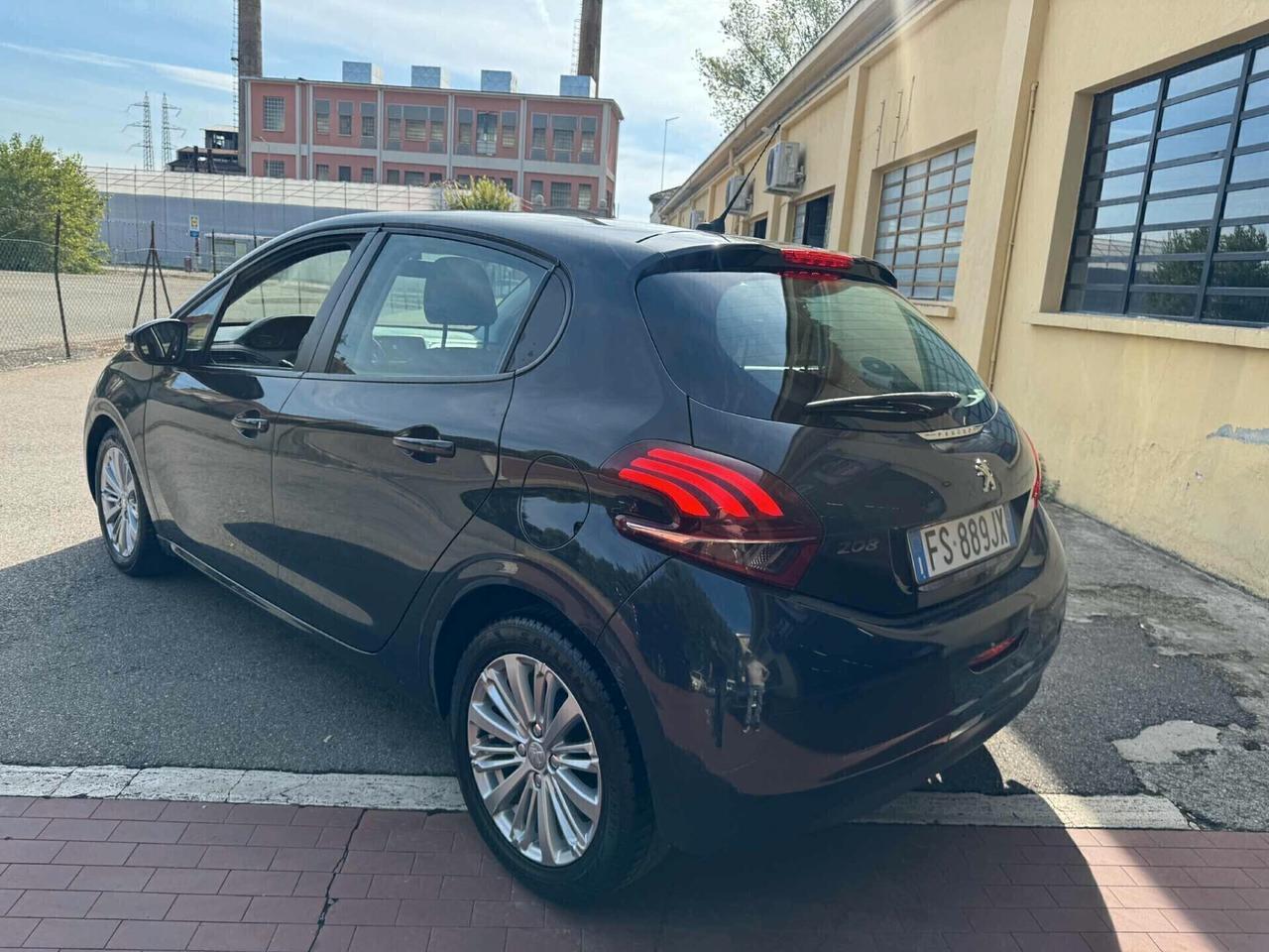 Peugeot 208 Anno 2019 1.2 Benz CARROZZERIA DA VISIONARE