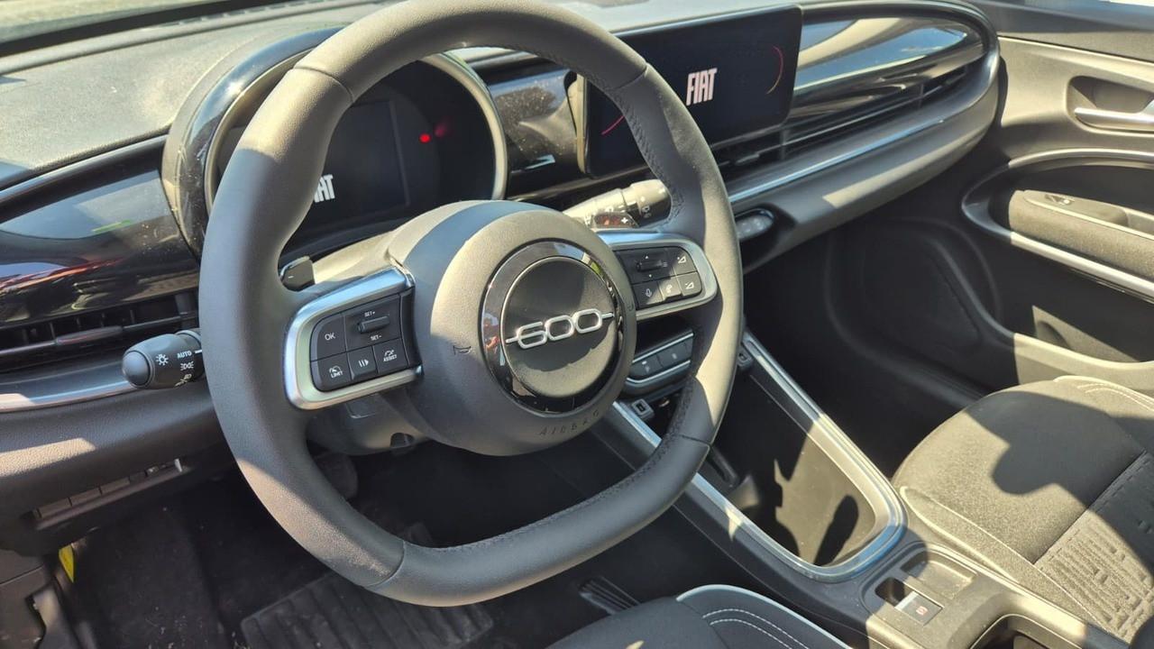 FIAT 600 IV 2023 - 600 1.2 hybrid Pop 145cv auto