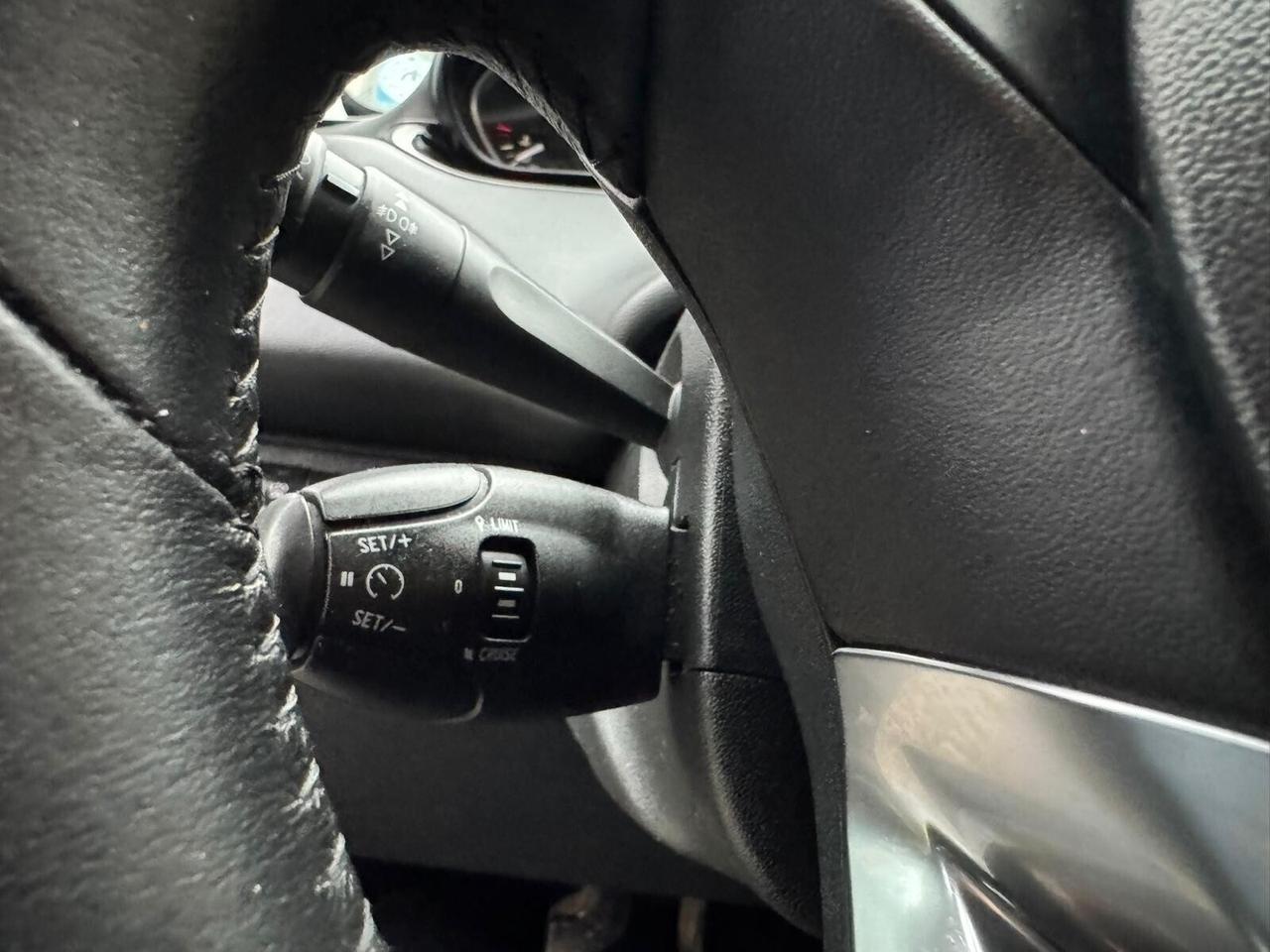 PEUGEOT 208 PureTech 82 5p ALLURE NEOPAT