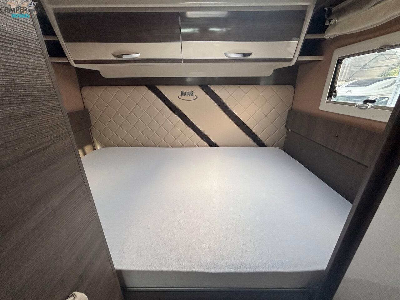 MCLOUIS MC4 860G - Semintegrale con letto matrimoniale in coda e letto basculante