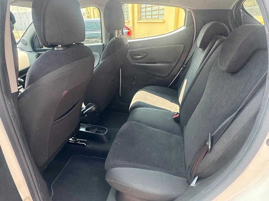 Lancia Ypsilon 0.9 TwinAir 85 CV 5 porte Metano Ecochic Gold