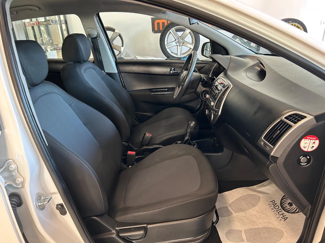 Hyundai i20 - 2014 1.1 CRDi 75cv NEOPATENTATI