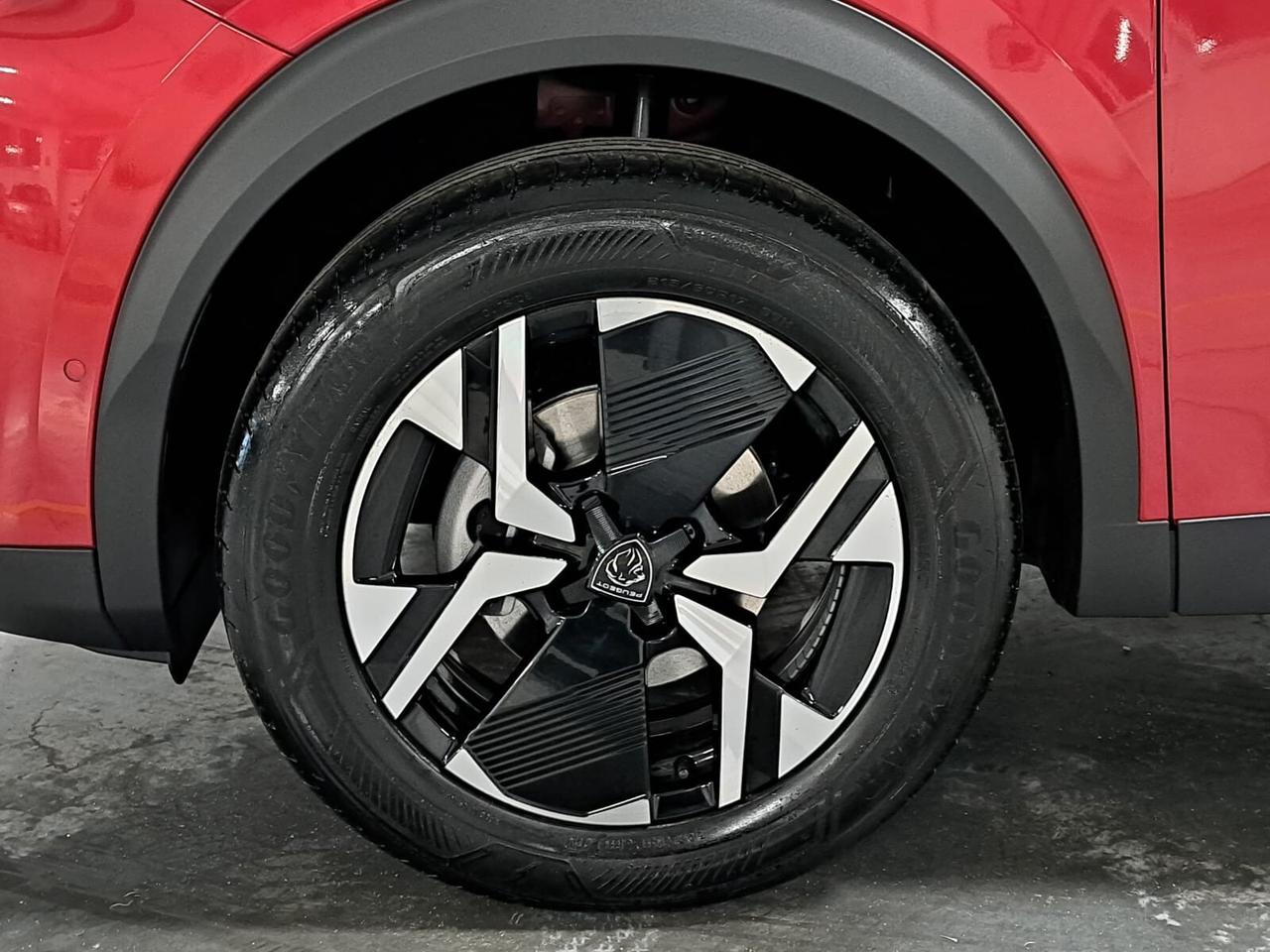 Peugeot 2008 1200 PureTech 101CV Allure Km.0